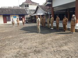 PEMERINTAH KALURAHAN GIRIPANGGUNG GELAR APEL SENIN, LURAH TEKANKAN PELUNASAN PAJAK 100% TAHUN 2025