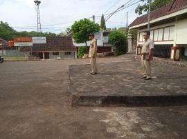 Pemkal Giripanggung Gelar Apel Rutin: Lurah Tekankan Pentingnya Kedisiplinan untuk Capai Target 