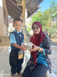 Hari Ke-46 Penyaluran PMT Balita Berisiko Stunting, Pemkal Giripanggung Konsisten Perangi Stunting