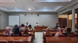 Kelompok RT 04 Regedeg Terima Dana Bergulir dari BUM Desa Mekarsari di Giripanggung