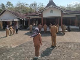 Pemerintah Kalurahan Giripanggung Gelar Apel Rutin Senin, Bahas Surat Edaran Bupati Gunungkidul