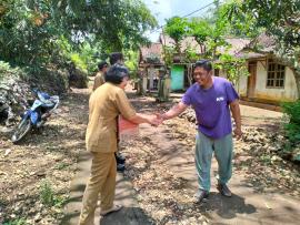 Pemkal Giripanggung dan Polsek Tepus Salurkan Bantuan untuk Korban Kebakaran di Palgading