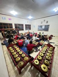 Kelompok Kesenian Klenengan Padukuhan Trenggulun Gelar Latihan Rutin Malam Senin