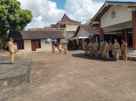 Apel Rutin Senin, Pemkal Giripanggung Tekankan Kedisiplinan dan Sinergi Kelembagaan