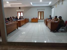 Pemkal Giripanggung Gelar Rapkor Pembangunan MCK Bersama 13 KPM Penerima Bantuan