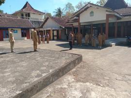 Pemkal Giripanggung Laksanakan Apel Rutin Senin, Tekankan Pelayanan Prima