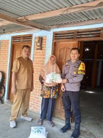 BAZNAS Gunungkidul Salurkan Bansos Program Kampung Berkah kepada KPM di Padukuhan Temuireng