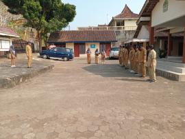Pemkal Giripanggung Laksanakan Apel Rutin Senin, Bahas Persiapan HUT ke-81 Kemerdekaan RI