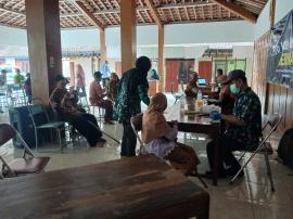 Pemkal Giripanggung Bersama UPT Puskesmas Tepus II Gelar Pemeriksaan Rutin HT dan DM Dukung Germas