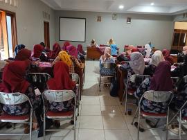 Kader Posyandu Giripanggung Gelar Rakor dan Evaluasi Triwulan, Terima Bantuan Posyandu Kit
